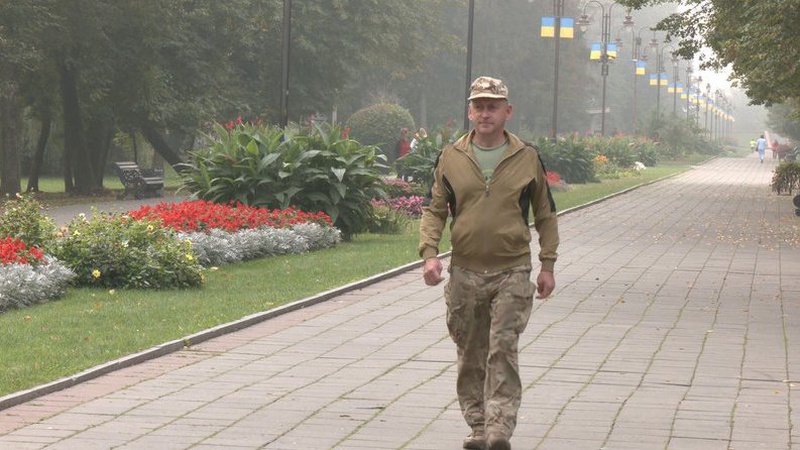 Вчитель з Луцька став на захист України разом із сином та невісткою
