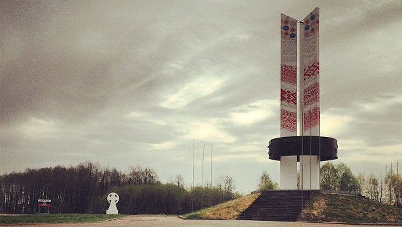 Більше не сестри: на кордоні України, білорусі та росії приберуть відомий монумент