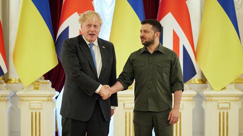 Джонсон закликав британців потерпіти високі ціни задля підтримки України й кращого майбутнього