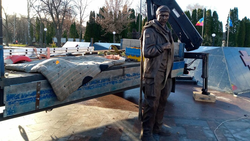 Вбили за «Слава Україні»: у Ніжині з'явився пам’ятник розстріляному Герою Мацієвському