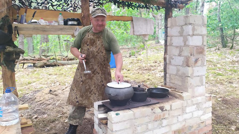 Позивний «Брусок»: 100 бригада Тероборони Волині показала старшого кухаря одного з підрозділів