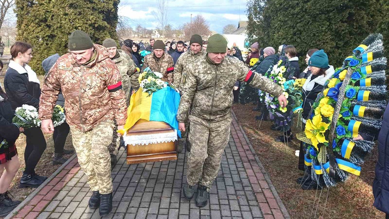 Доросинівська громада провела в останню дорогу загиблого Героя Олександра Грицюка