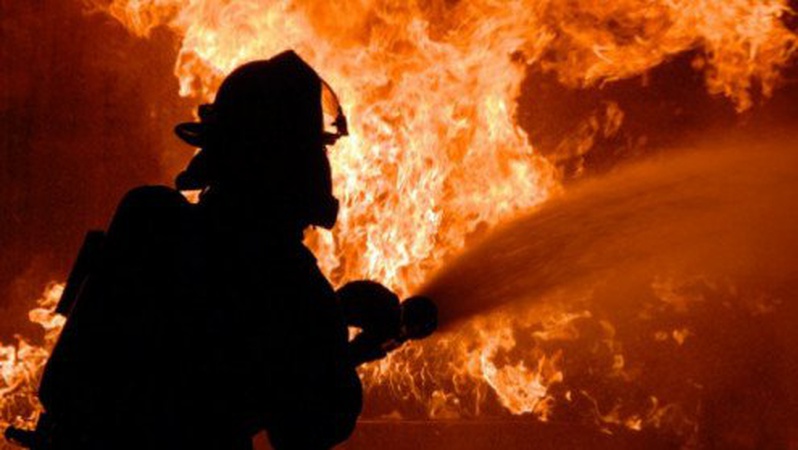 На Волині пожежники рятували від вогню хати і гараж