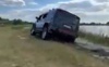 Водія позашляховика Hummer оштрафували за їзду берегом Світязя
