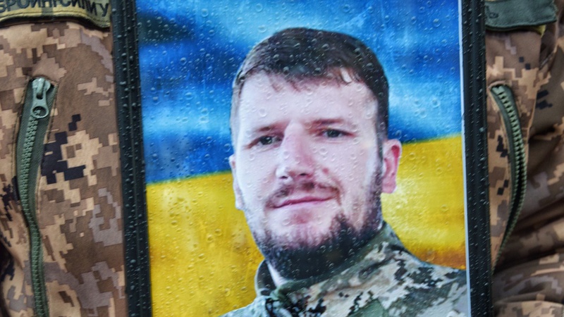 У Любешові провели в останню дорогу вірного захисника України Андрія Бондаря