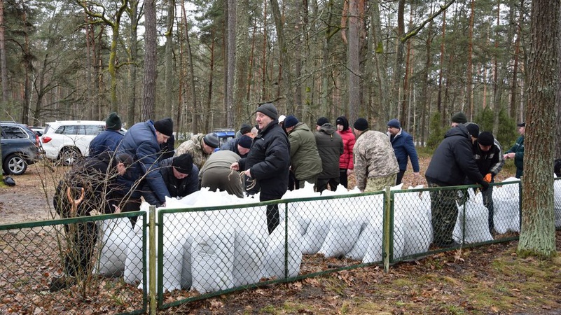 На Волині місцеві жителі укріплюють кордон із Білоруссю