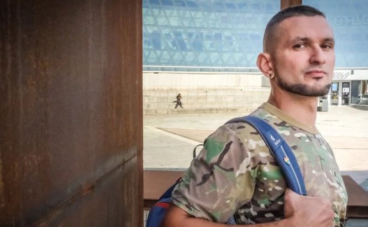 Активісти підтримали ЛГБТ-військового, якого УПЦ КП позбавила нагороди через сексуальну орієнтацію. ВІДЕО