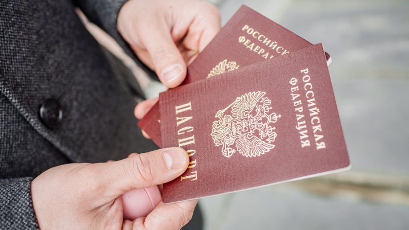 Чий паспорт під рясою? СБУ і міграційна служба не розголошують громадянства волинського архімандрита