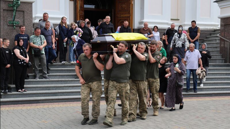 У Луцьку попрощалися з Героєм Віктором Степанюком