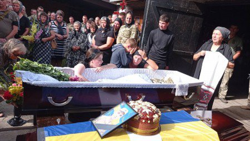 На Волині попрощалися із військовим, який трагічно загинув на білоруському кордоні.ФОТО