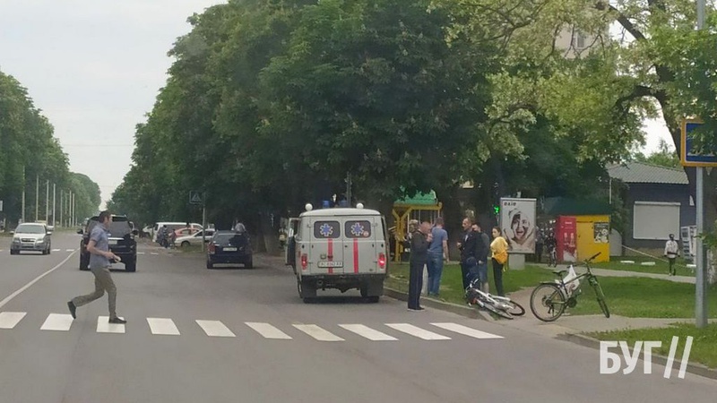 У Володимирі мотоцикліст збив велосипедистку