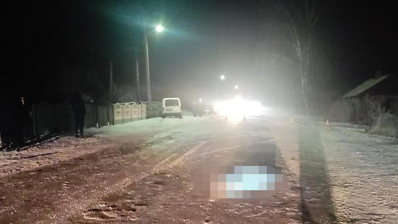 У Камінь-Каширському районі автомобіль на смерть збив 52-річного пішохода