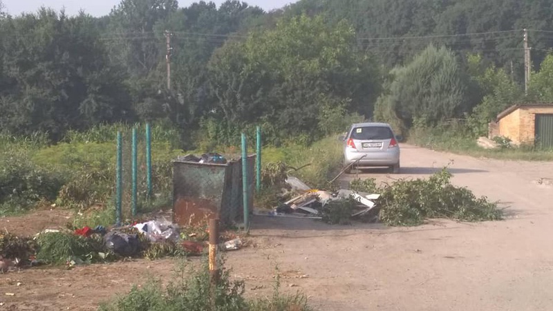 Стихійні сміттєзвалища: комунальники закликали мешканців Володимира дбати про місто
