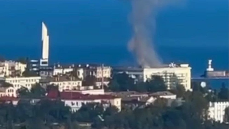 Крим: у Севастополі вибух в штабі ЧФ росії, також вибухи в Євпаторії і Бахчисараї