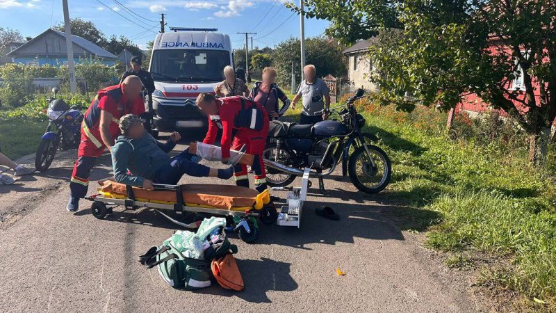 У Луцькому районі — ДТП: зіткнулися мотоциклісти. ФОТО