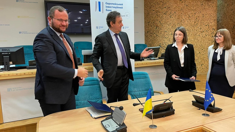 Тролейбуси змінять маршрути в Луцьку – Поліщук підписав угоду з Європейським інвестиційним банком