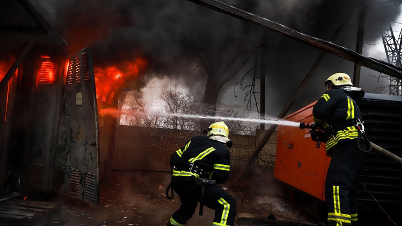 У Луцьку рятувальники ліквідували пожежу трансформатора. ФОТО