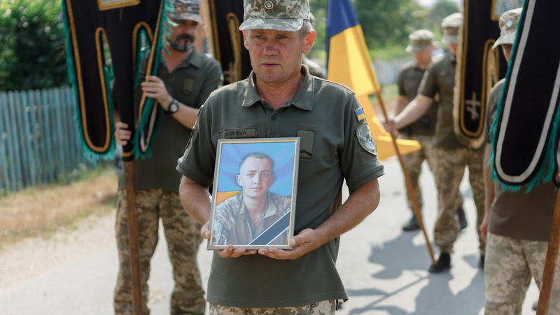 На Волині попрощалися із Героєм Дмитром Арендаруком. ФОТО