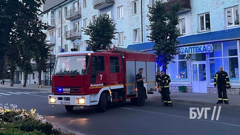 У Володимирі посеред вулиці знайшли підозрілу коробку, викликали вибухотехніків