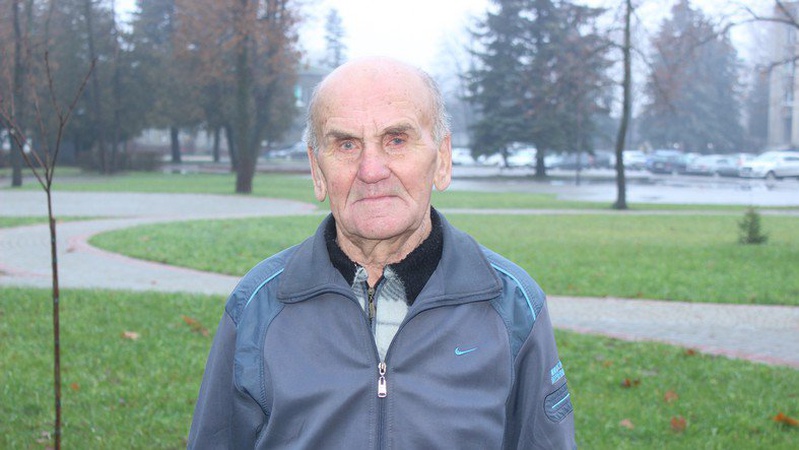 Волинянин у 85 років займається бігом та скандинавською ходьбою