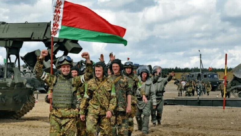 Білорусь продовжила військові навчання