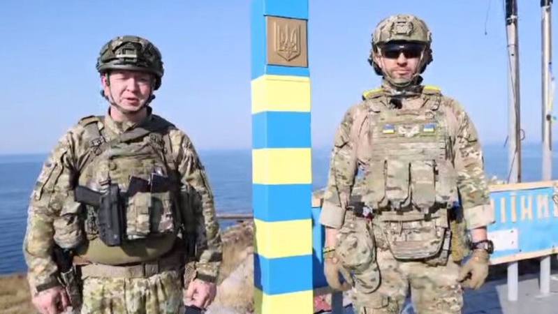 На острові Зміїний встановлено прикордонний знак. ВІДЕО