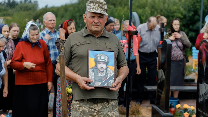 Волиняни попрощалися з Героєм Леонідом Івчуком. ФОТО