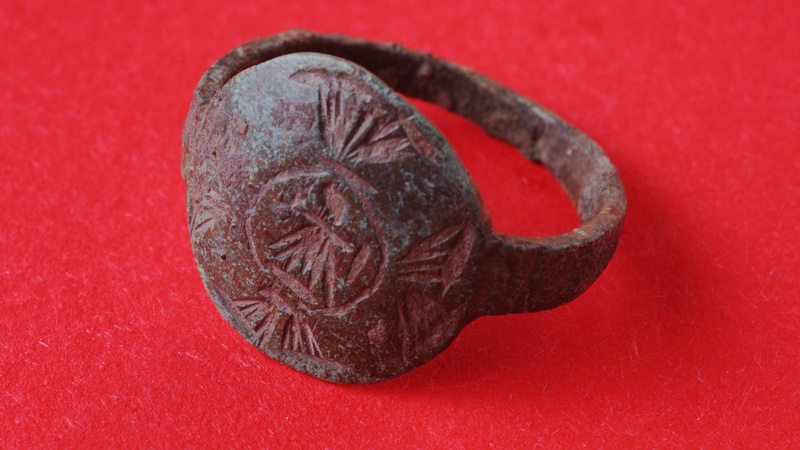На Волині знайшли перстень-печатку XIII століття