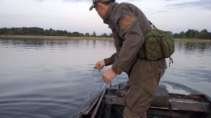 На Шацьких озерах виявили нелегальні риболовецькі знаряддя