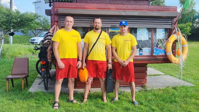 У Луцьку на Теремнівському ставку рятувальники допомогли чоловіку, який тонув
