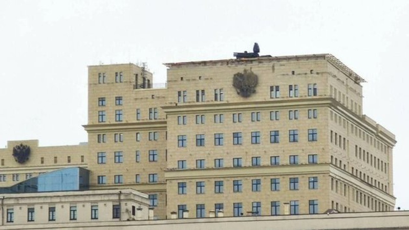 На будівлі міноборони росії встановили комплекс ППО