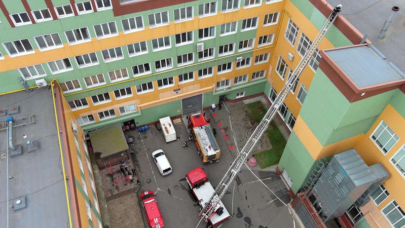 Драбиною – на дах: у Луцьку на «Модерн-Експо» тренувалися надзвичайники.ФОТО