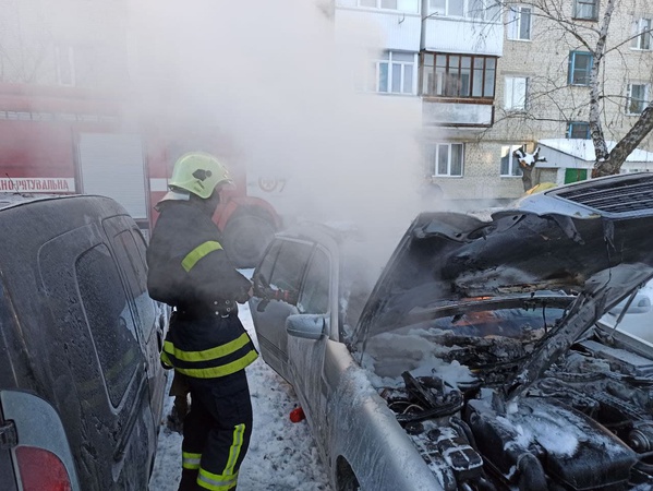 У Володимирі вранці загорівся автомобіль. ВІДЕО
