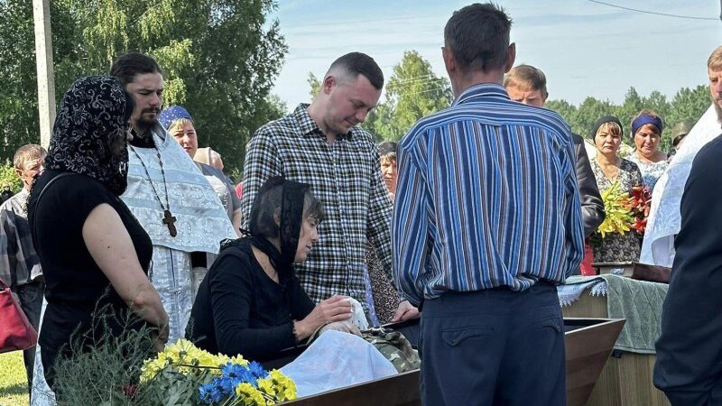 Захищав Україну 10 років: на Волині провели в останню дорогу Героя Миколу Лук’янюка