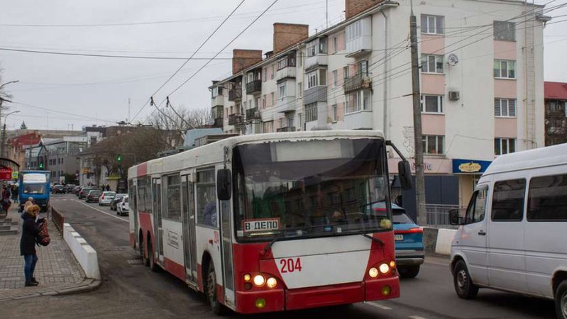 У Луцьку курсує унікальний тролейбус