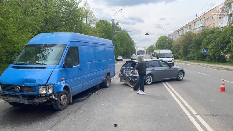 ДТП у Луцьку: на Конякіна зіткнулися дві автівки