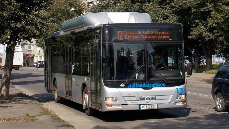 Чому в Луцьку на маршрутах, де їздять автобуси з Європи, доводиться довго чекати транспорту