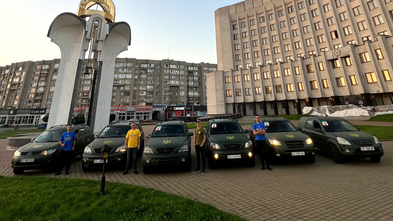 З Волині на передову відправили шість позашляховиків