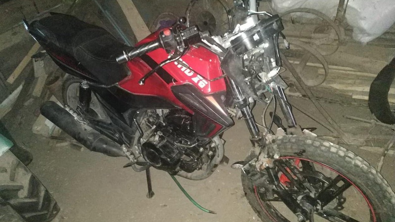 На Волині мотоцикліст із двома пасажирами врізався в дерево: один постраждалий у реанімації