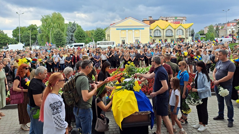 Волиняни віддали останню шану Герою Віталію Кухарчуку