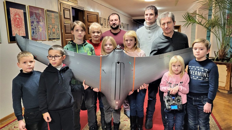 Завдяки ковельським дітлахам студенти луцького вишу створили безпілотник для ЗСУ