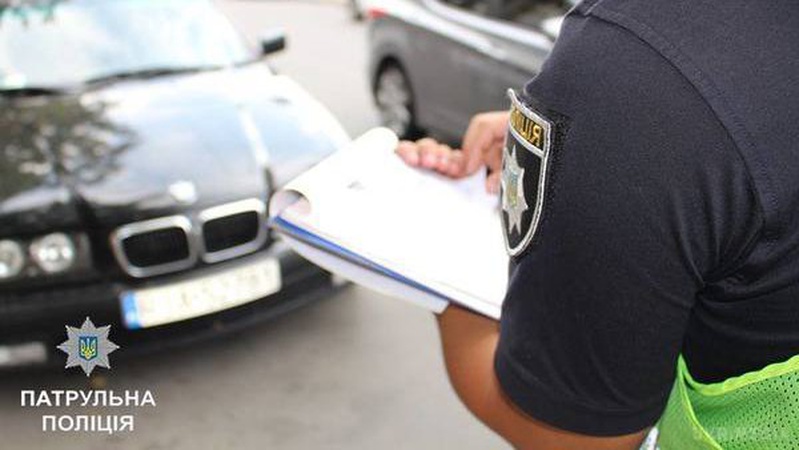 Відбирають права без порушень: за що поліція почала карати водіїв в Україні