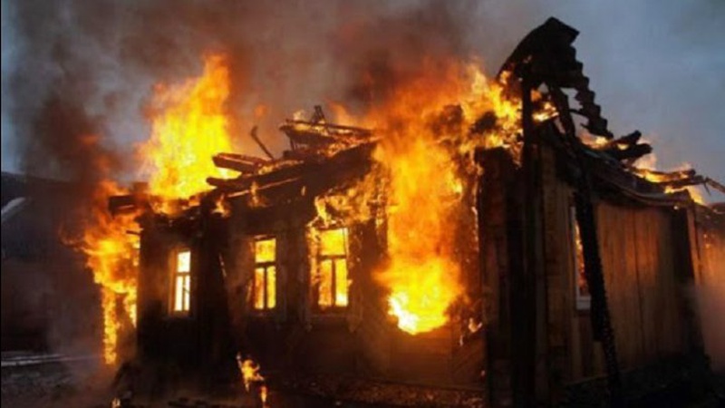 У селі Світязь вогнем спалахнула будівля