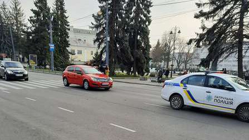 ДТП у Луцьку: автомобілістка на пішохідному переході  збила жінку