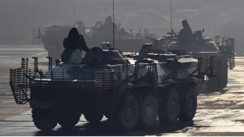 росія підчищає в білорусі військові склади: везуть ще 13 ешелонів з боєприпасами і озброєнням