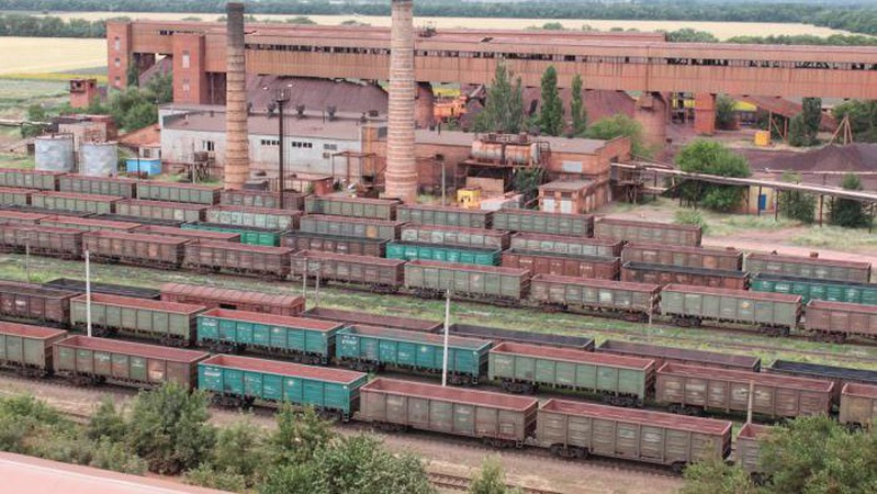 На Запоріжжі окупанти вкрали 54 вагони з алгомераційною рудою