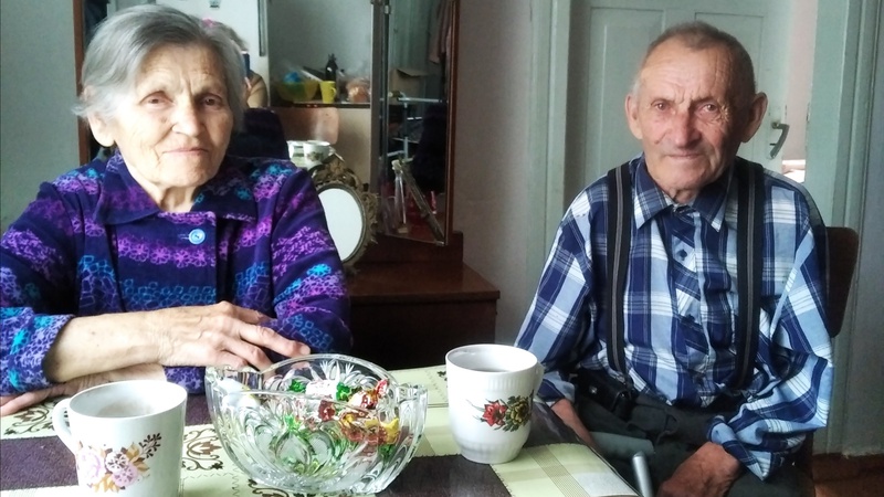 На Волині подружжя повінчалося після 50 років спільного життя, а діти влаштували вдома сюрприз