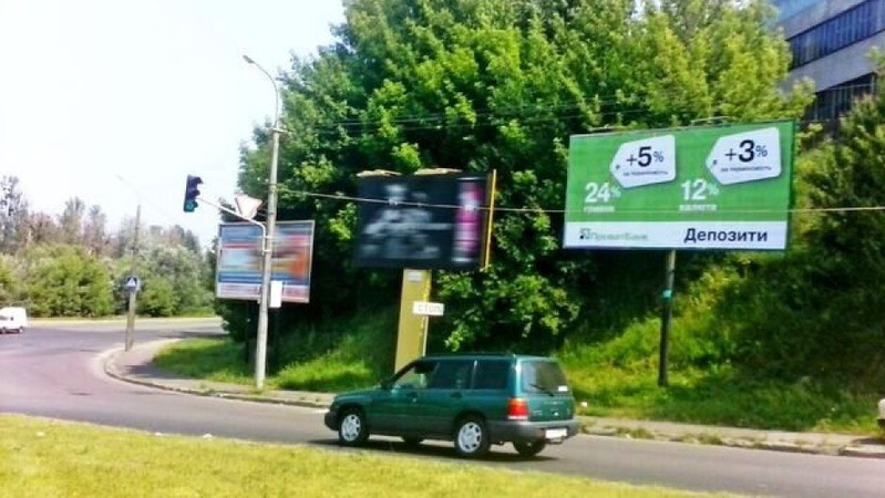 У Луцьку змінили схему руху на перехресті вулиць Яровиця та Набережна. ФОТО