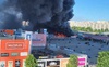 Росіяни вдарили по будівельному гіпермаркету в Харкові, є загиблі й поранені