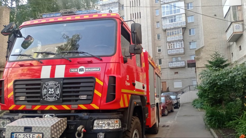 У Луцьку на Соборності – пожежа: постраждали жінка і дитина. ФОТО